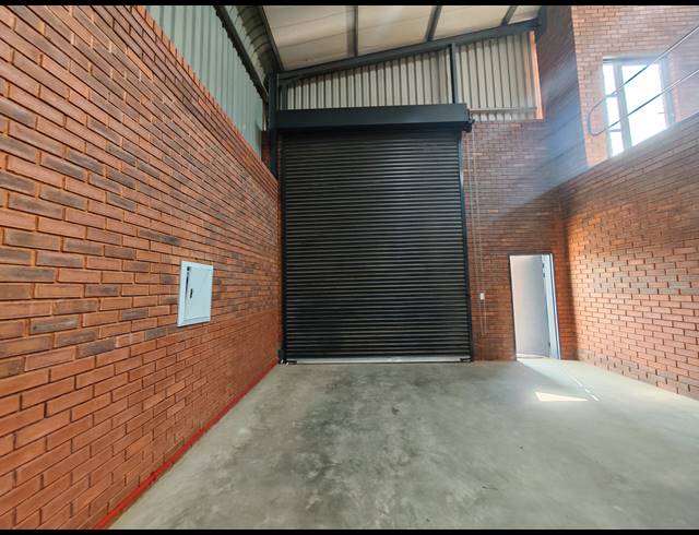 376M² WAREHOUSE TO LET IN ORMONDE